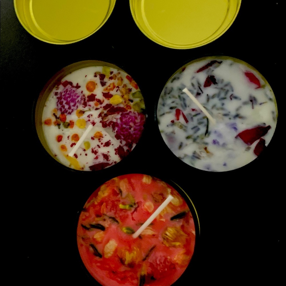 Soy wax Candles w/flowers assorted colors